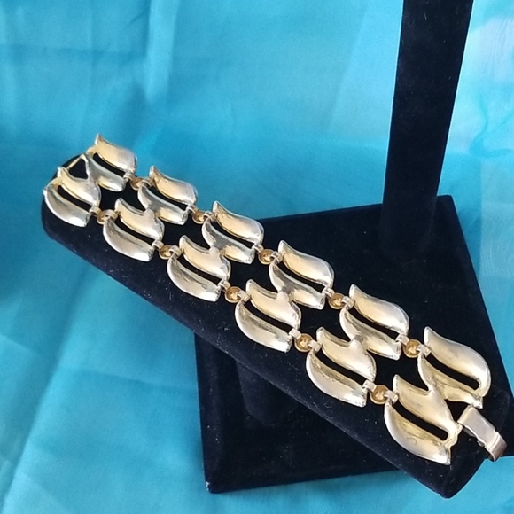 🐚💎VINTAGE LATCH-STYLE BRACELET - Picture 3 of 4